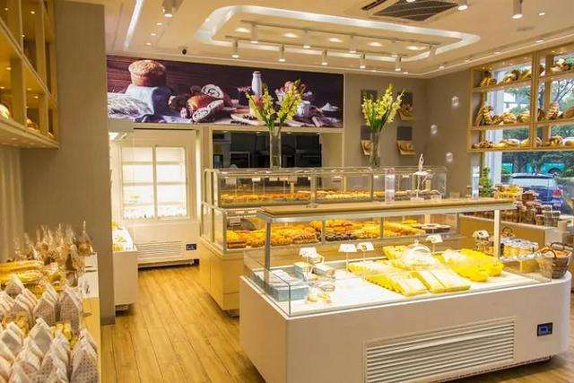 好利来老板的简单介绍