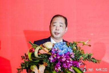 胡成中有多少亿，胡成中