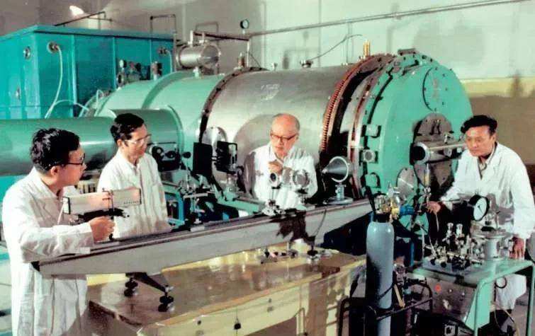 核工业部属大学，核工业部